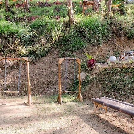 Oyo 1175 Oemah Djowo Resort Magetan Εξωτερικό φωτογραφία