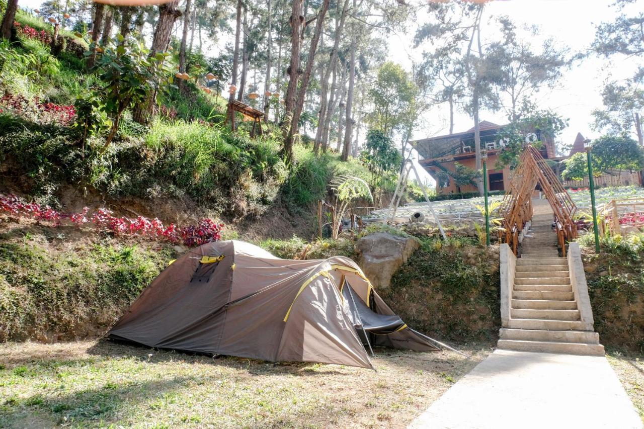 Oyo 1175 Oemah Djowo Resort Magetan Εξωτερικό φωτογραφία